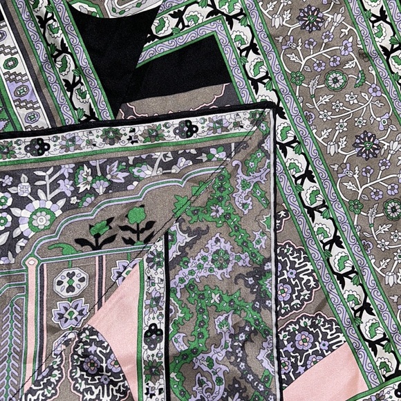 RARE VINTAGE Silk scarf ups, cycled with beautiful, bohemian prints and colors - Picture 3 of 3